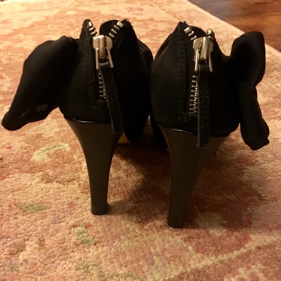 Bow Booties - Picture 4 of 7